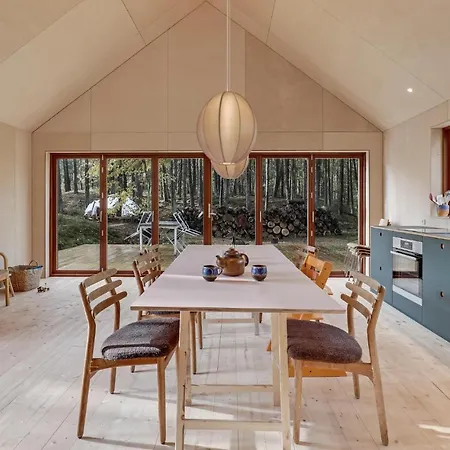 Stunning In With Kitchen 度假居